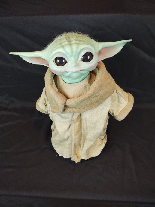 Sideshow Collectibles The Child Life-Size Figure (Baby Yoda, Grogu)