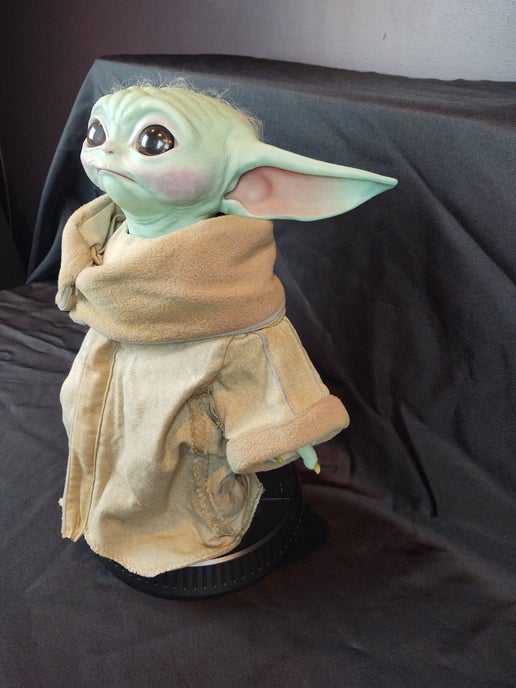 Sideshow Collectibles The Child Life-Size Figure (Baby Yoda, Grogu)