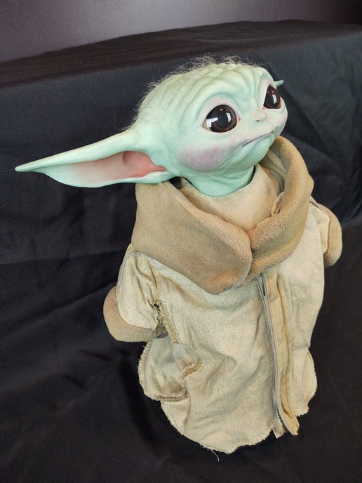 Sideshow Collectibles The Child Life-Size Figure (Baby Yoda, Grogu)