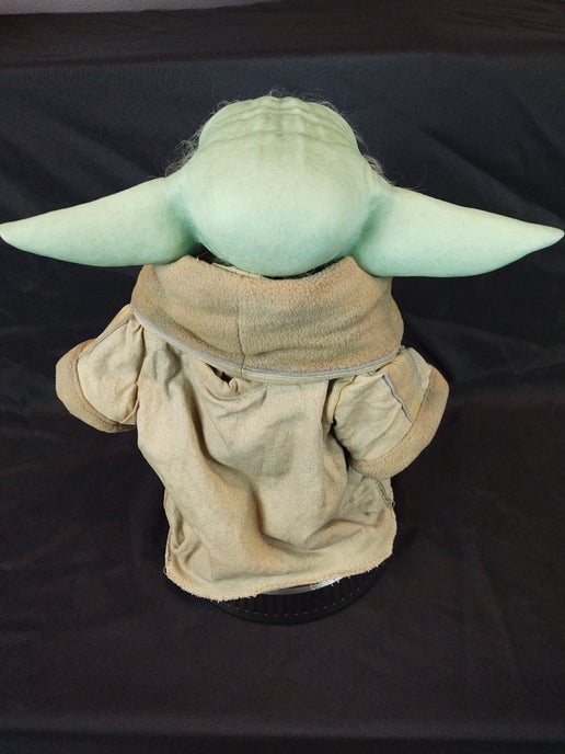 Sideshow Collectibles The Child Life-Size Figure (Baby Yoda, Grogu)