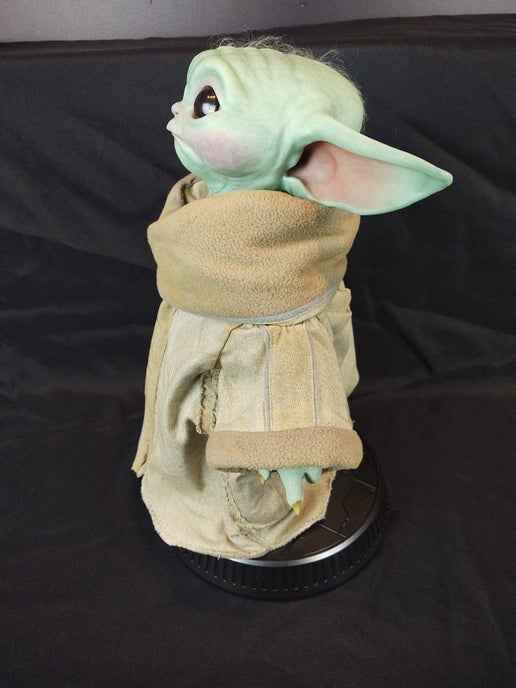 Sideshow Collectibles The Child Life-Size Figure (Baby Yoda, Grogu)