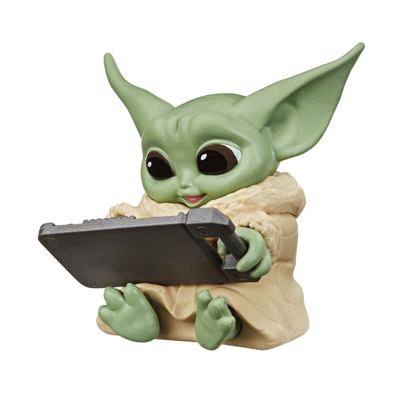 Hasbro Star Wars: The Mandalorian Baby Yoda Datapad Tablet Pose 2.5” Baby Bounties Mini Figure